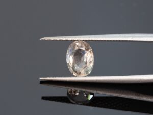 1,87ct looduslik, šampanje värvi safiir