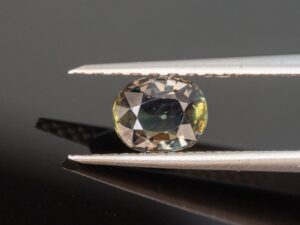 1,32ct looduslik, rohekaskollane