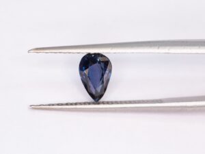 1,17ct looduslik, pirnikujuline safiir