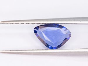 1,15ct Ceylon safiir. Fancy Cut